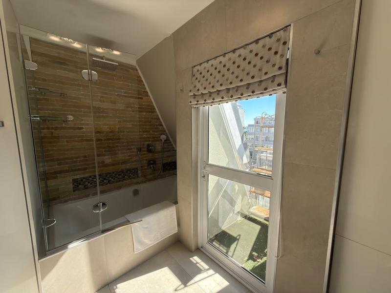 To Let 1 Bedroom Property for Rent in Sea Point Western Cape